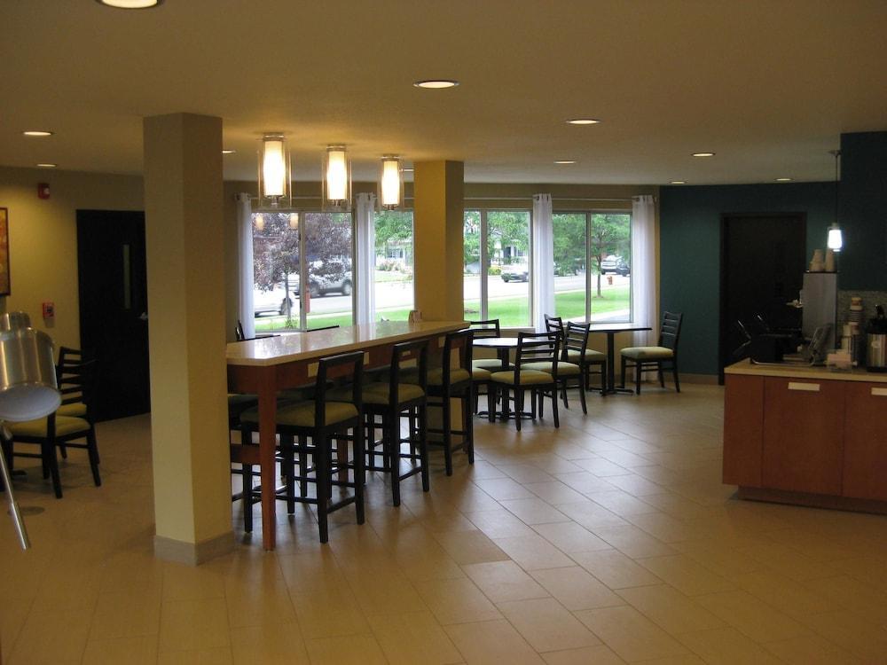 Best Western Plus Traverse City Extérieur photo