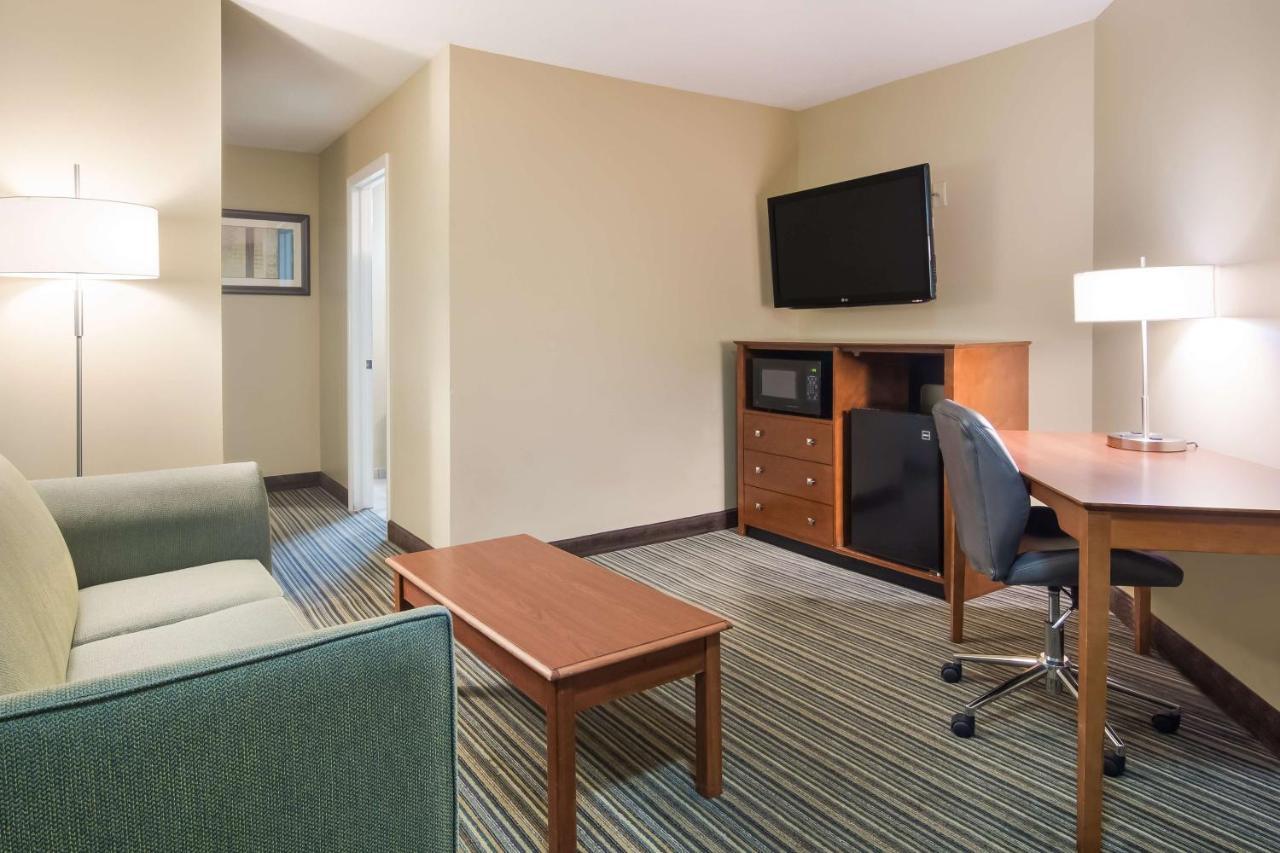 Best Western Plus Traverse City Extérieur photo