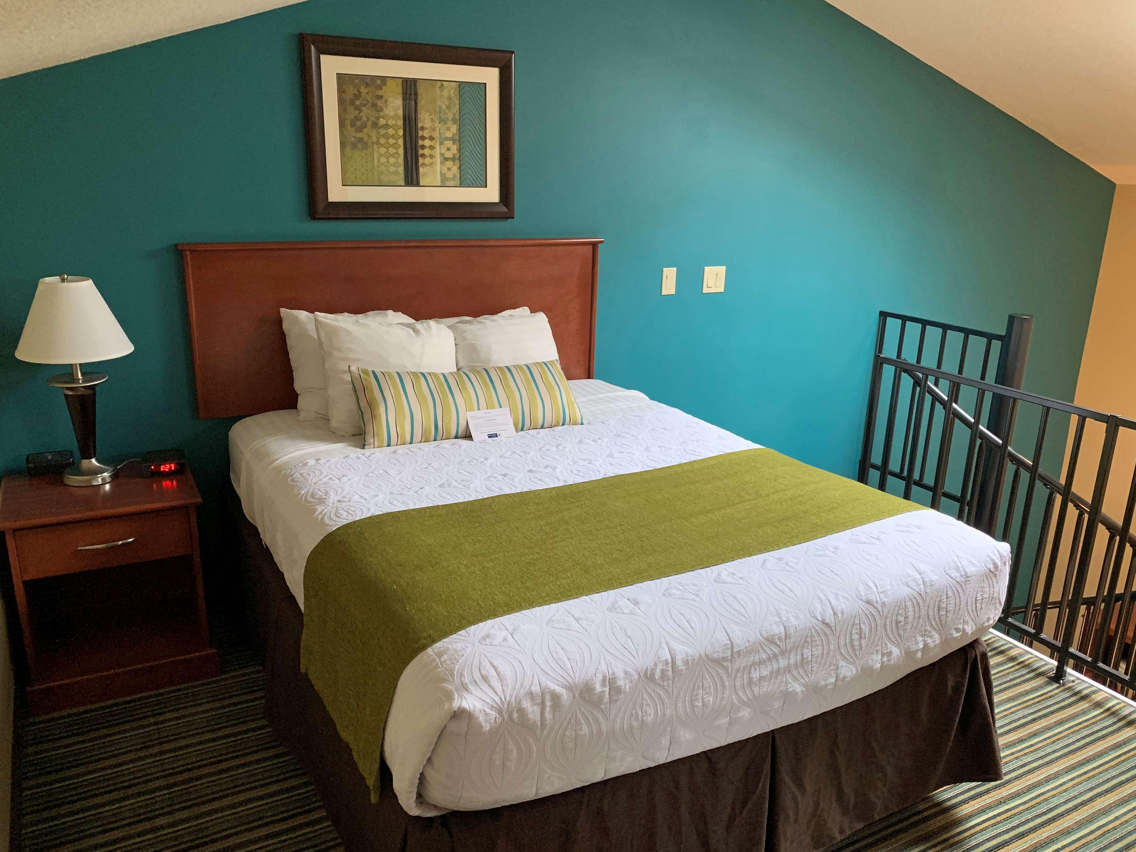 Best Western Plus Traverse City Extérieur photo