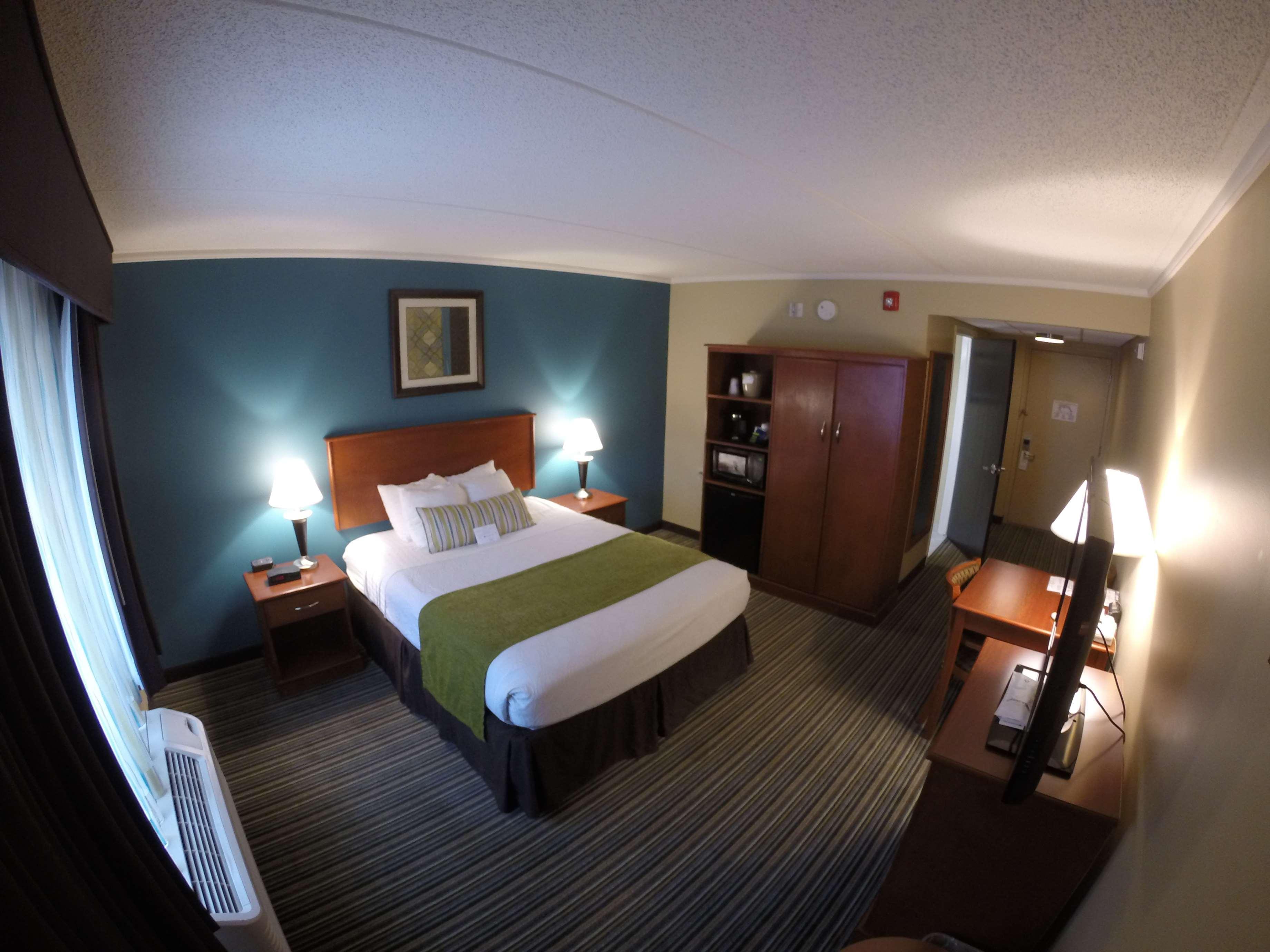 Best Western Plus Traverse City Extérieur photo