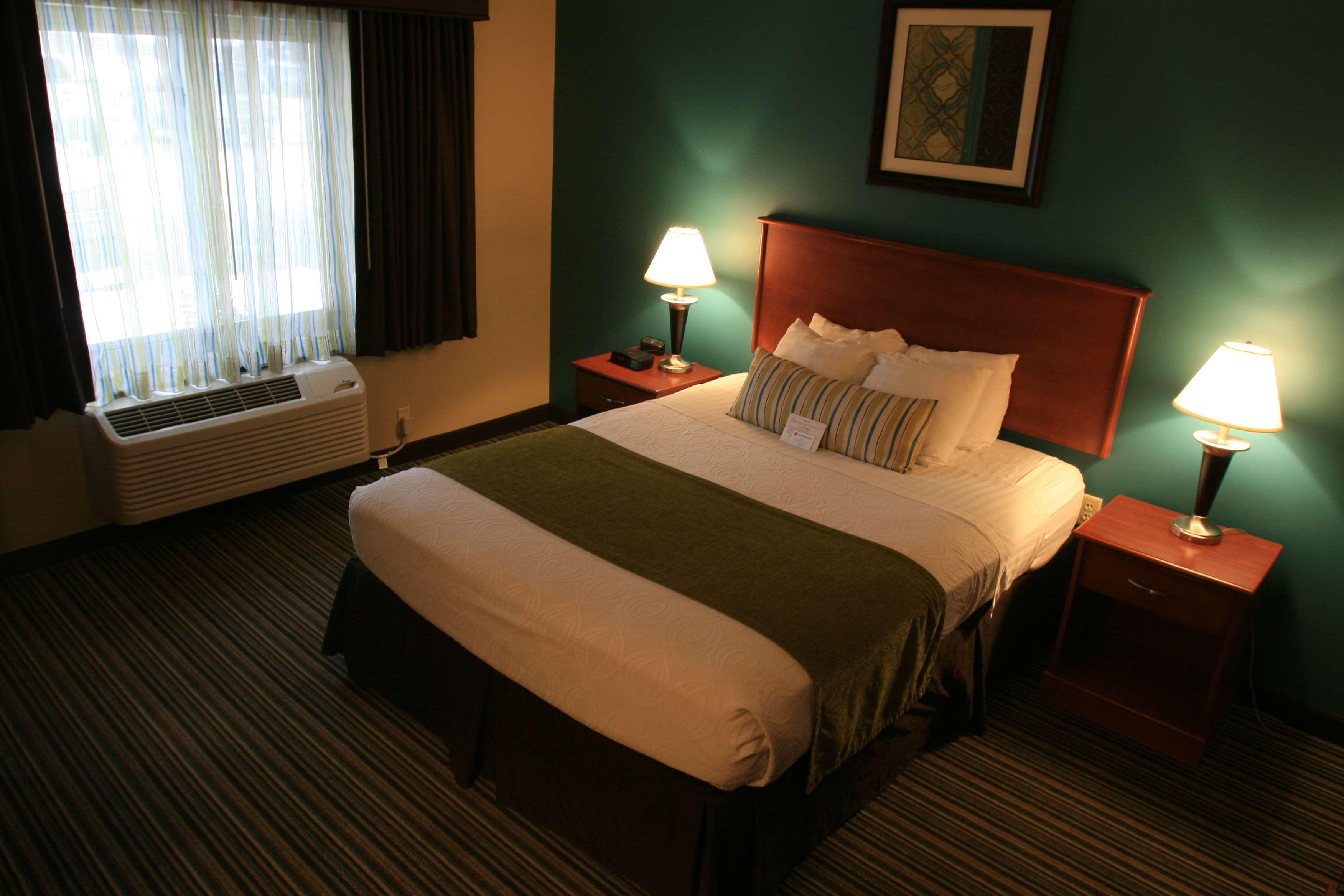 Best Western Plus Traverse City Extérieur photo